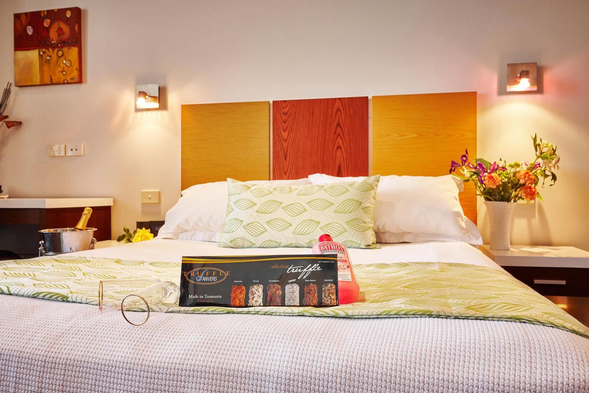 Auldington Hotel Лонсестон Экстерьер фото