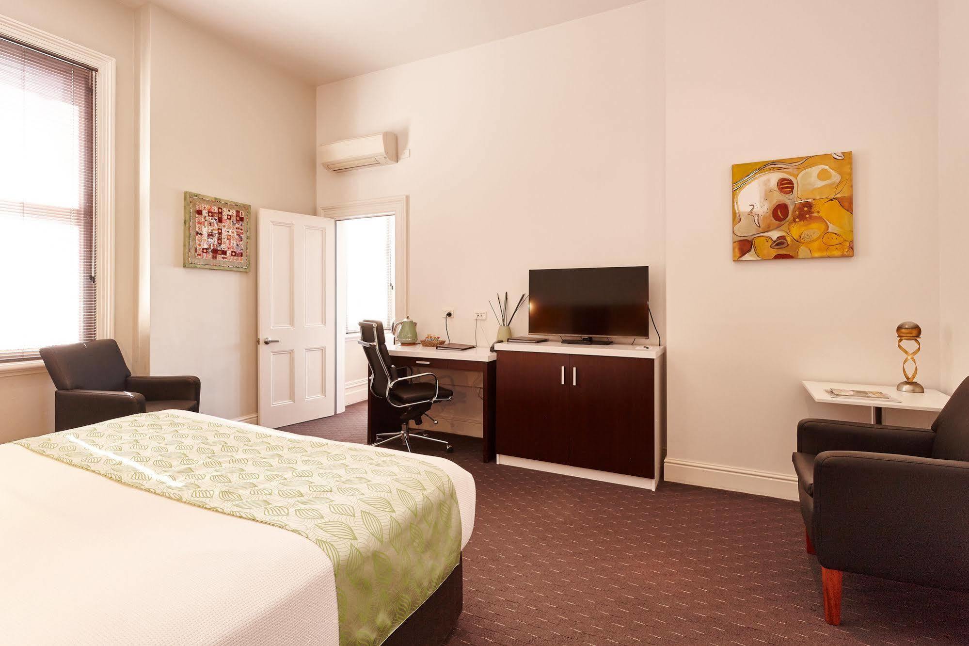 Auldington Hotel Лонсестон Экстерьер фото